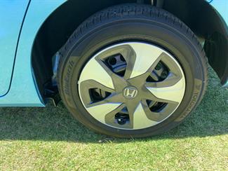 2017 Honda FIT - Thumbnail