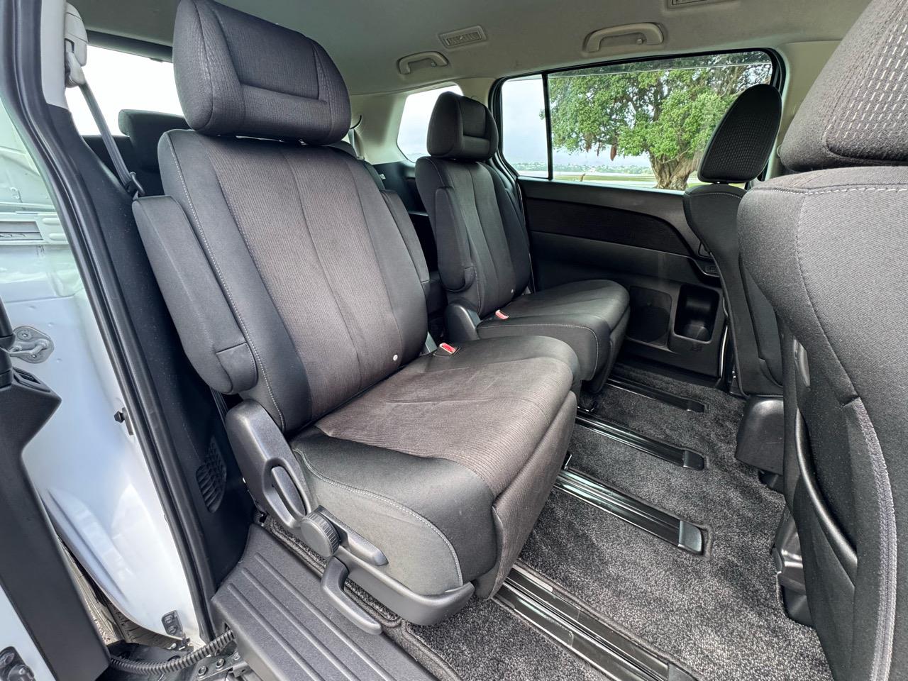 2016 Mazda MPV