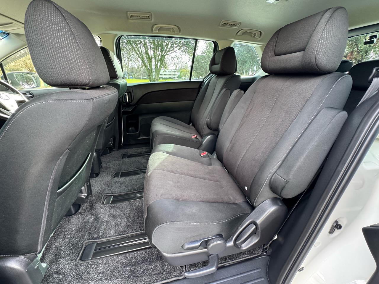 2016 Mazda MPV