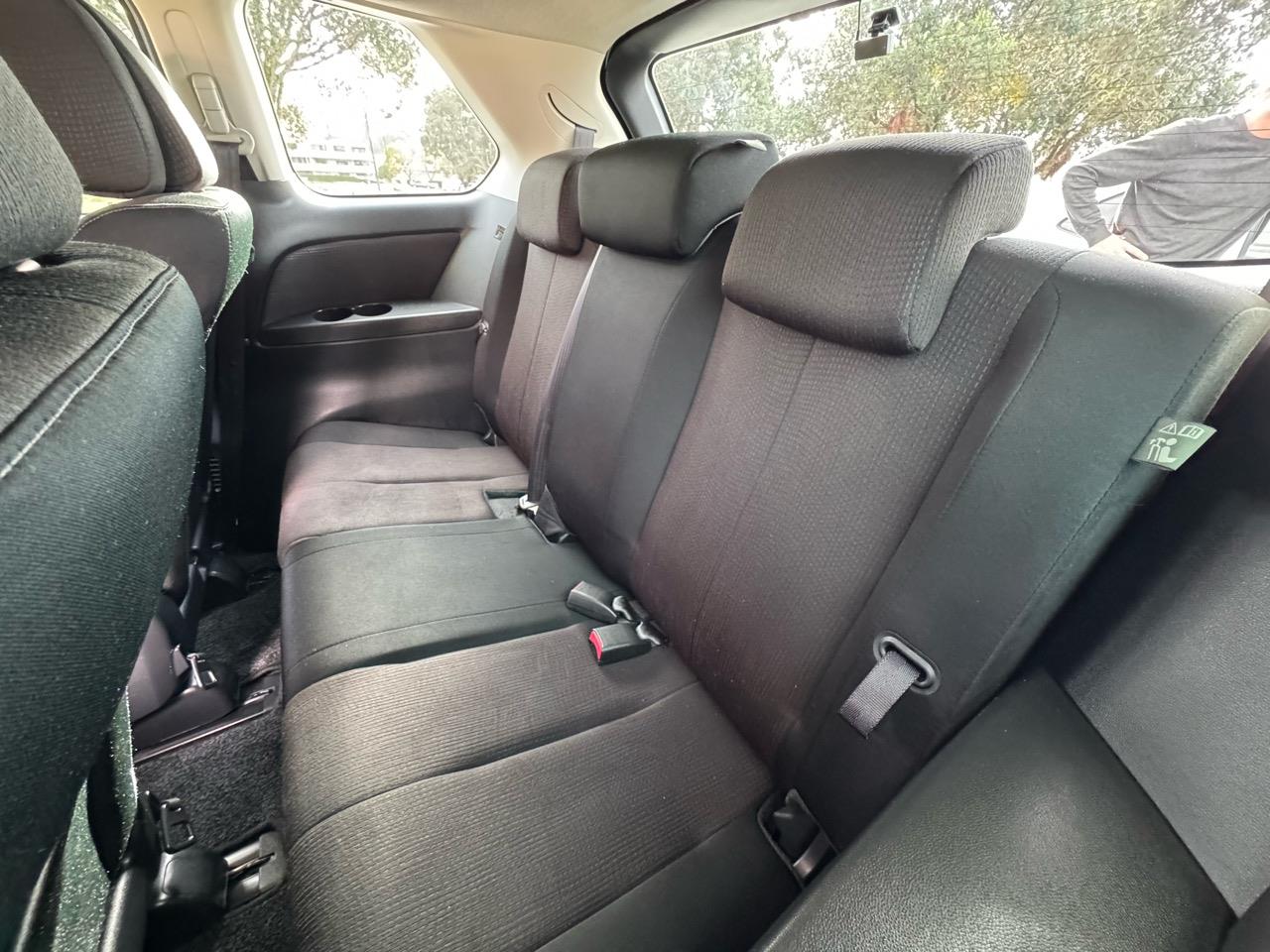 2016 Mazda MPV