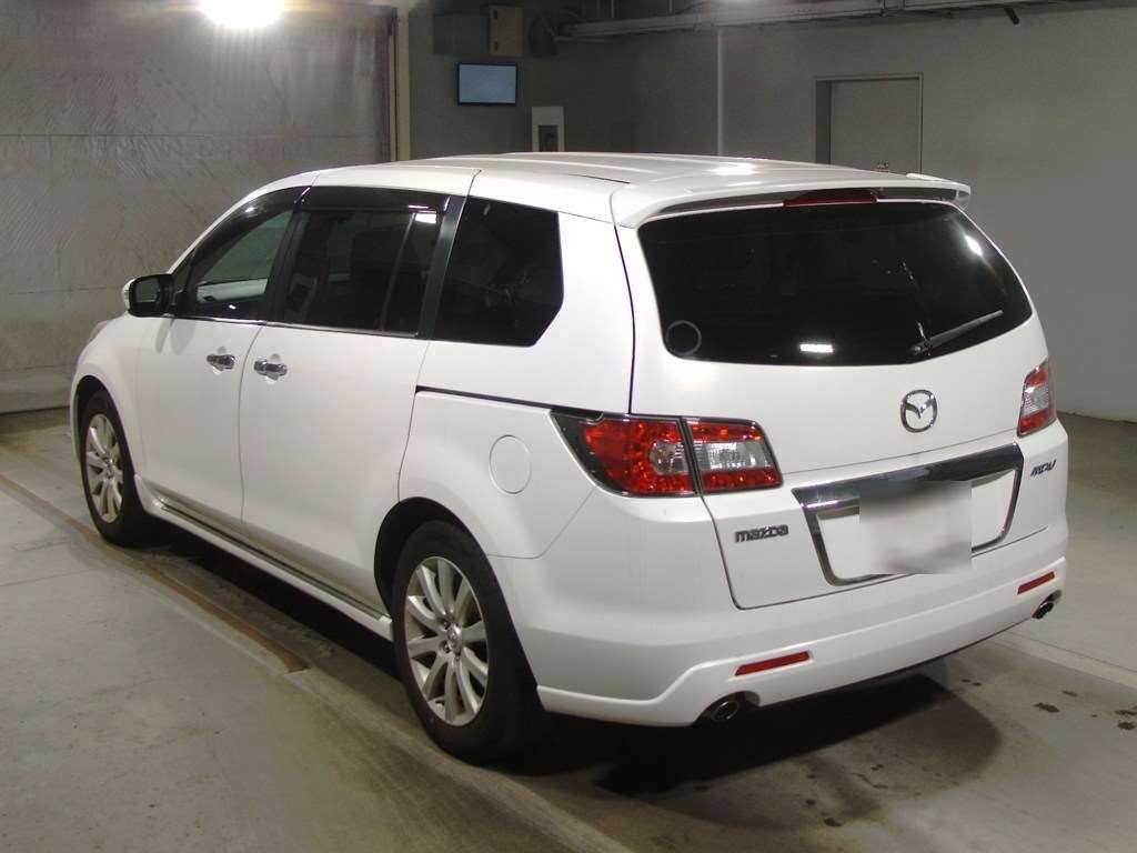 2016 Mazda MPV