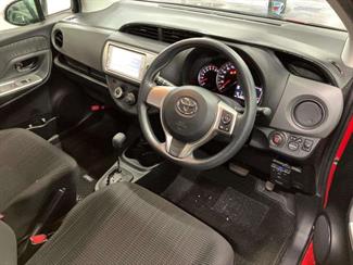 2014 Toyota Vitz - Thumbnail