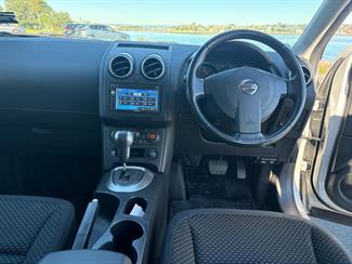 2011 Nissan Dualis - Thumbnail