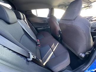 2018 Toyota C-HR - Thumbnail