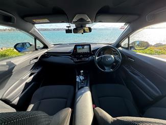 2018 Toyota C-HR - Thumbnail