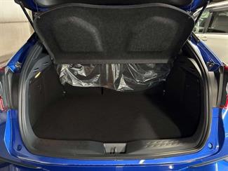 2018 Toyota C-HR - Thumbnail