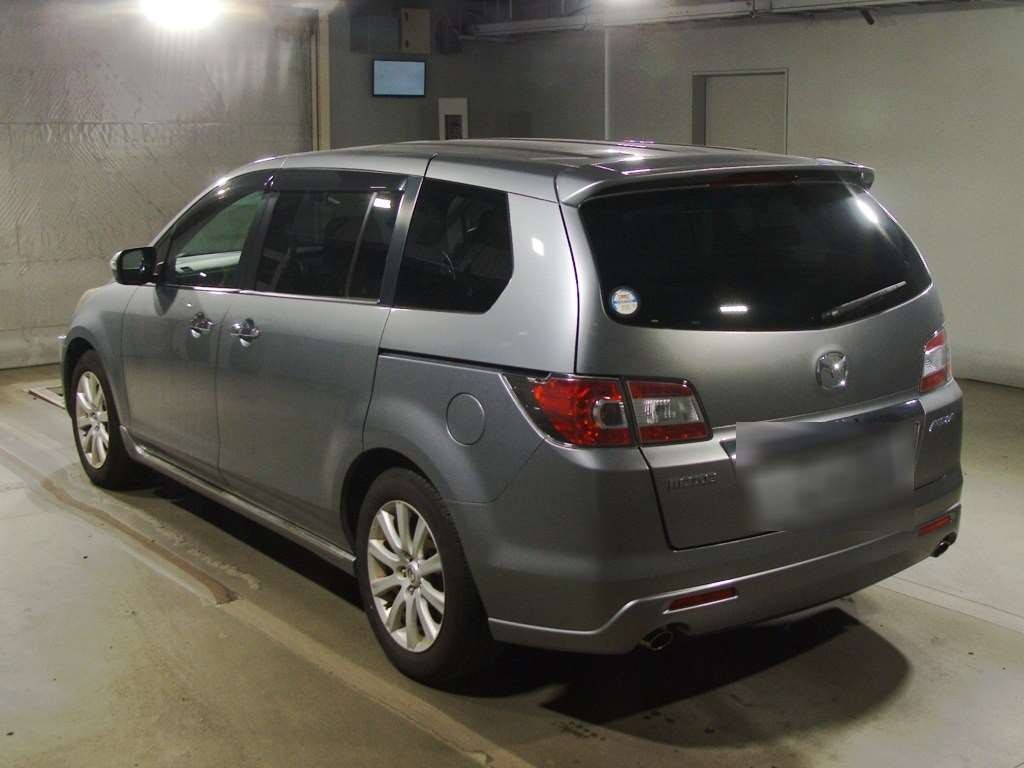 2016 Mazda MPV