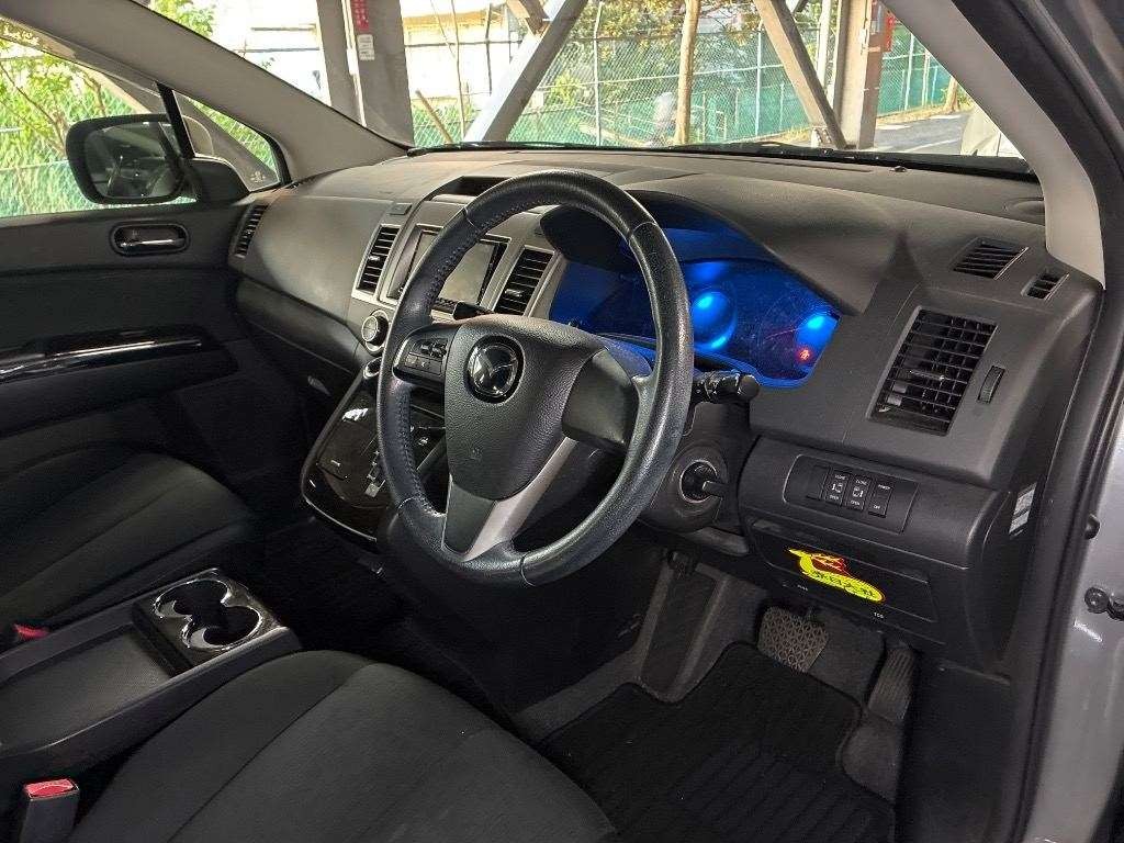 2016 Mazda MPV