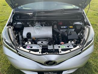 2016 Toyota Vitz - Thumbnail