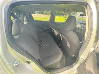2016 Toyota Vitz - Thumbnail