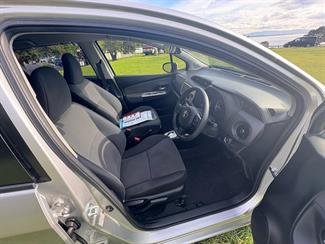 2016 Toyota Vitz - Thumbnail
