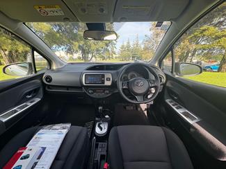 2016 Toyota Vitz - Thumbnail