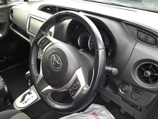 2016 Toyota Vitz - Thumbnail