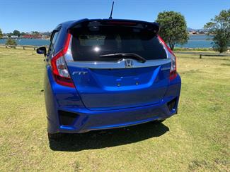 2013 Honda FIT - Thumbnail