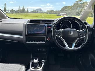 2014 Honda FIT - Thumbnail