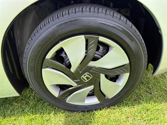 2014 Honda FIT - Thumbnail