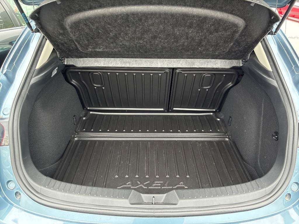 2015 Mazda AXELA