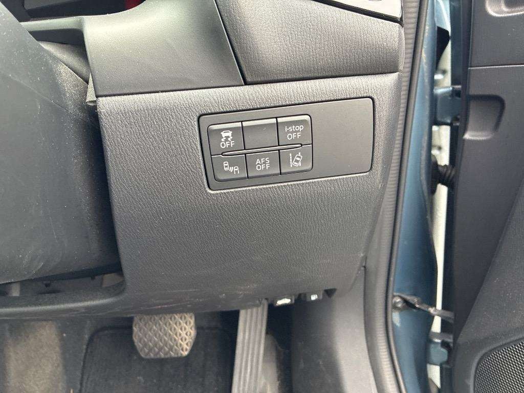 2015 Mazda AXELA
