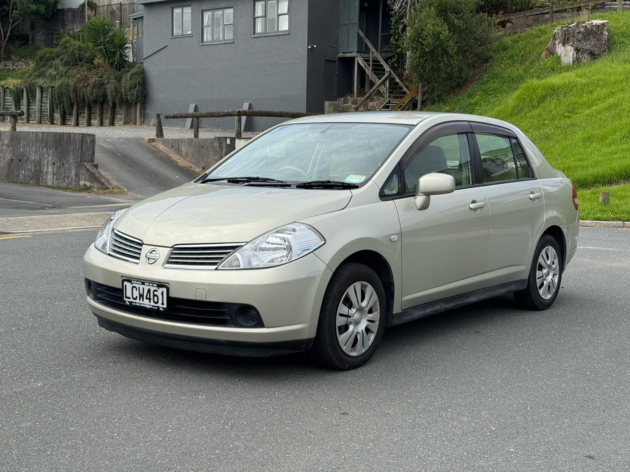 2004 Nissan Tiida