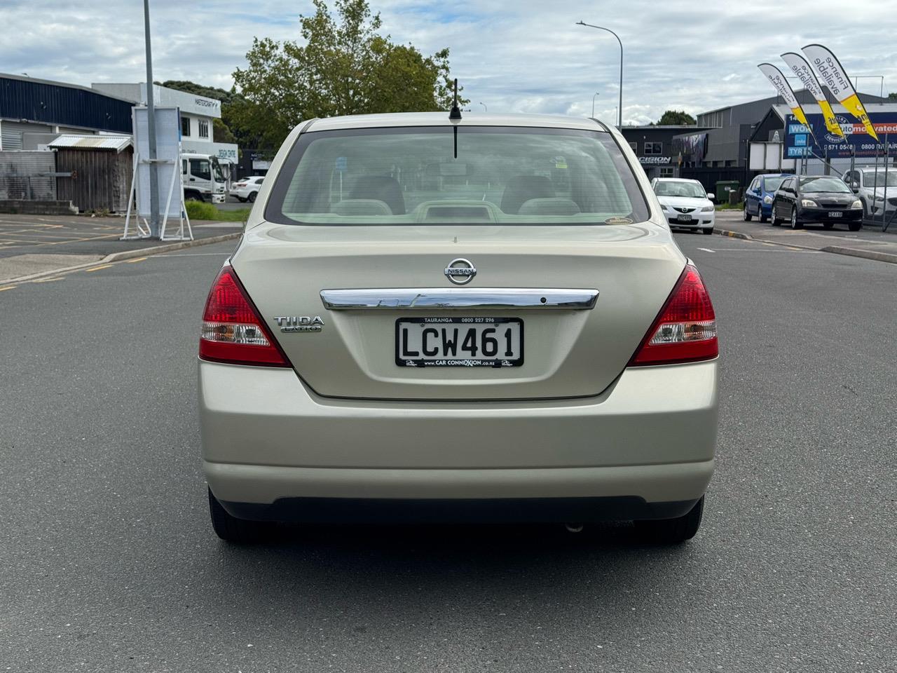 2004 Nissan Tiida