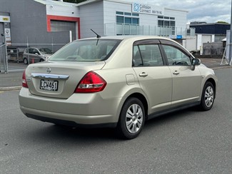 2004 Nissan Tiida - Thumbnail